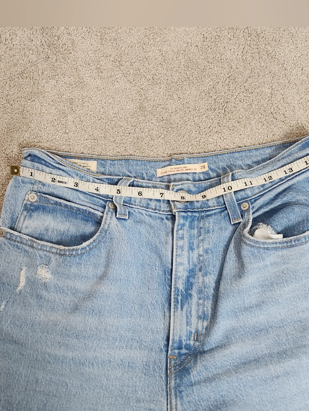 Levi's 70s Flare High Waisted Light Wash Denim Jeans Size 28W Fits Medium  Large - Picture 9 of 16
